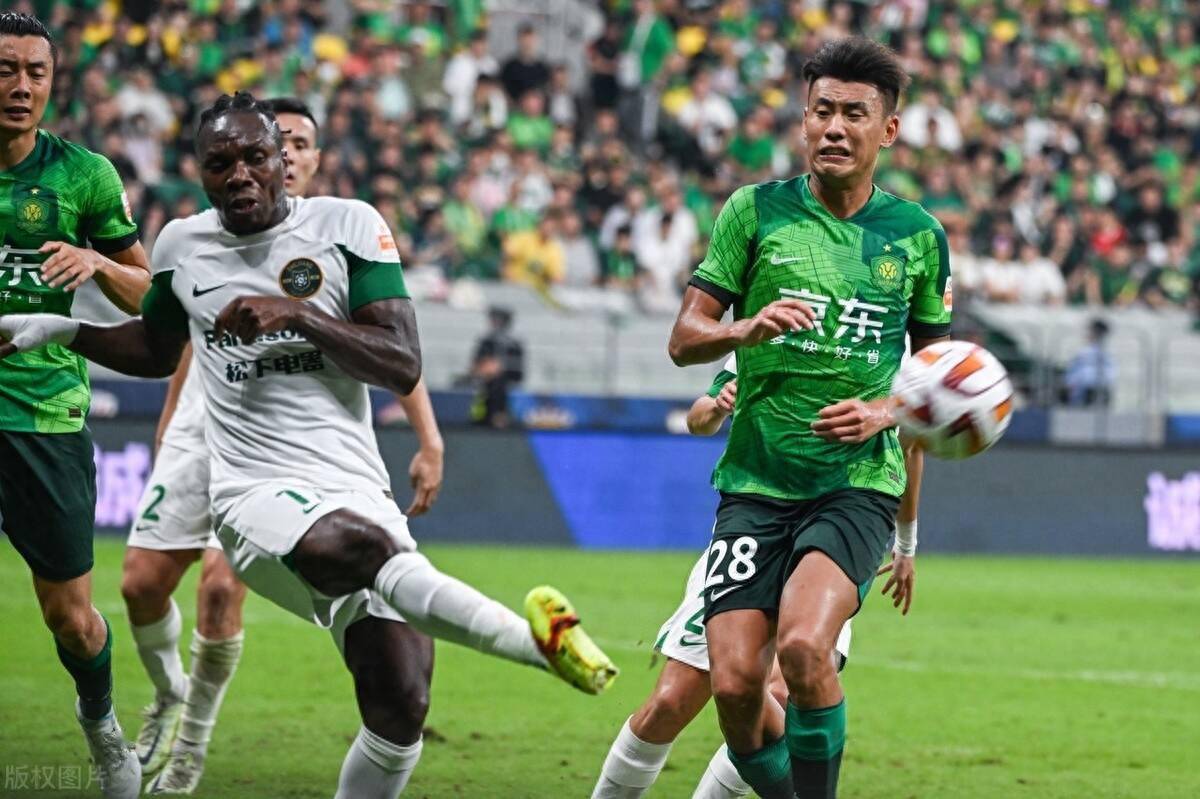 今夜亚冠焦点战，瓦伦西亚止住颓势，压力陡增，轮换策略成焦点的简单介绍