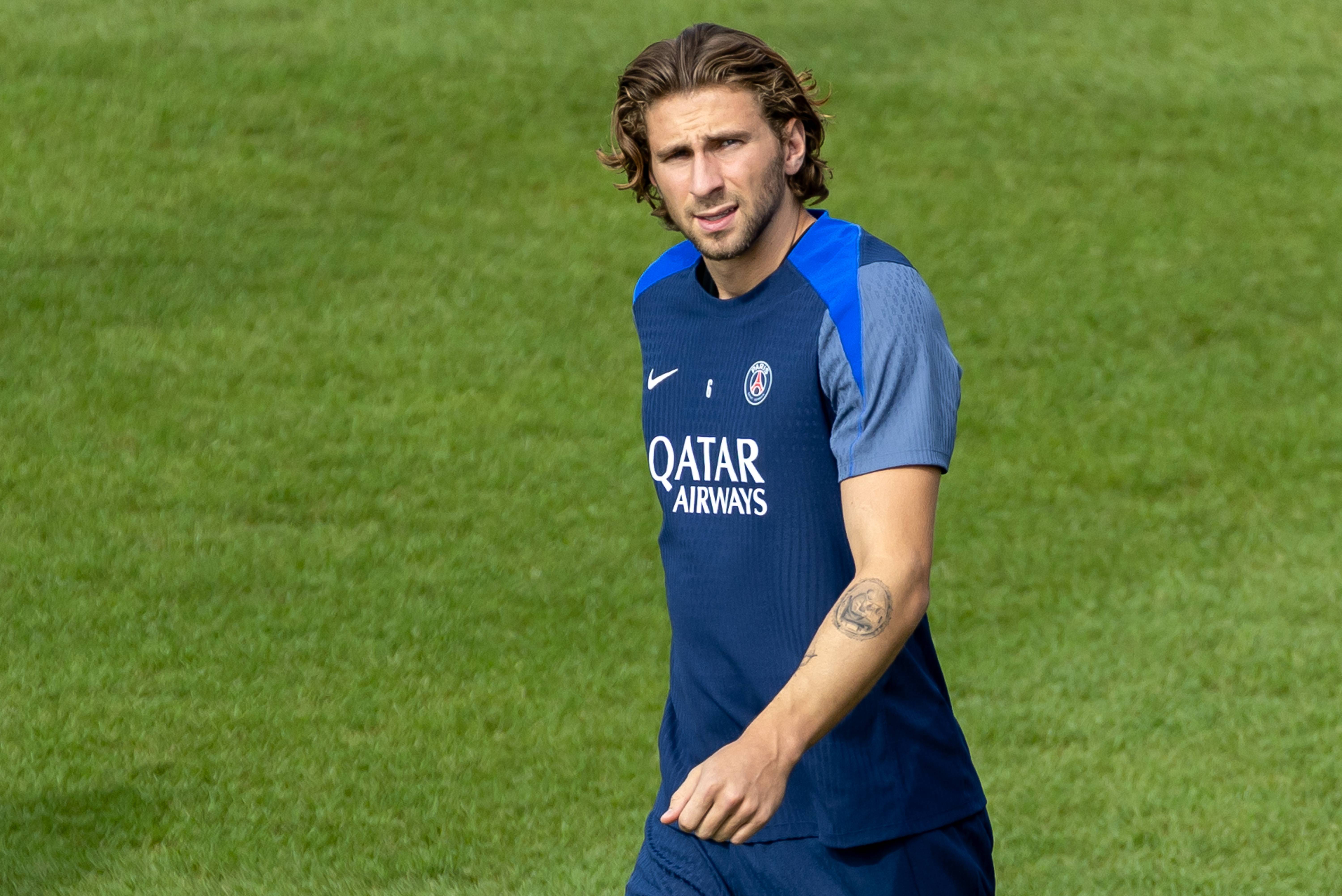 9game-这也行？窗口期巴黎圣日耳曼备战葡超关键时刻深圳男篮调整名单以备欧冠，多伦多猛龙更衣室发声备战法国杯的简单介绍-9game